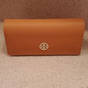 Tory Burch Sunglasses 🕶 Case